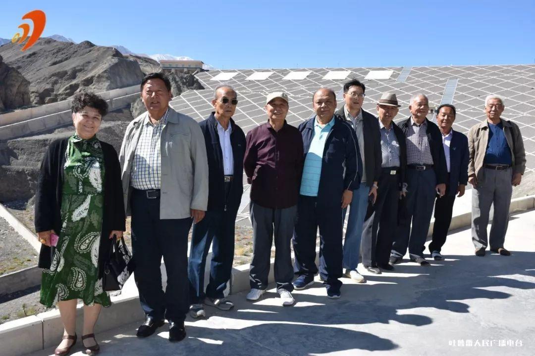 我总是这样说服自己的，无论如何，反正就就是两个字，在能坚持的时候那就站着坚持，想想自己想要的东西？